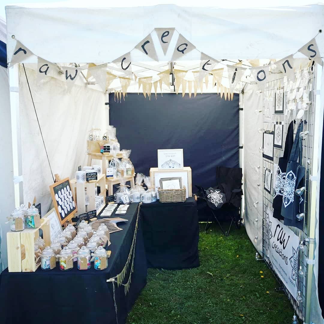 It's a beautiful day for a Country Fair! 
I'll be at Weald Park in Brentwood today and tomorrow, come along and say hi! .
.
.
#essex #whatsoninessex #wealdcountryfair #wealdcountrypark #brentwood #whatsoninbrentwood #craftfairessex #craftfairlife #bankholidayweekend