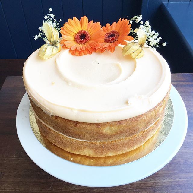 EstateOfficeCof's tweet image. Clementine &amp;amp; Orange Blossom - the perfect spring cake. Light, bright flavours but still indulgent. #springcake #streatham #mystreatham ift.tt/2jzJY04