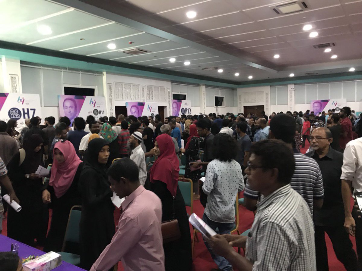 MIHUDmv's tweet photo. Hiyaa 2018 Social Housing Form Dhookurumuge Expo feshijje. Komme beyfulhakavves faseyha gadiaku vadain form beynun adhadhakah nangavanvee. Form dhookurumuge limit eh neiy. 31 July 2018 aa hamayah form dhookuraane. Adhi https://t.co/ES1jrezwYG in download kurevveyne. https://t.co/1fm4c1zBVv