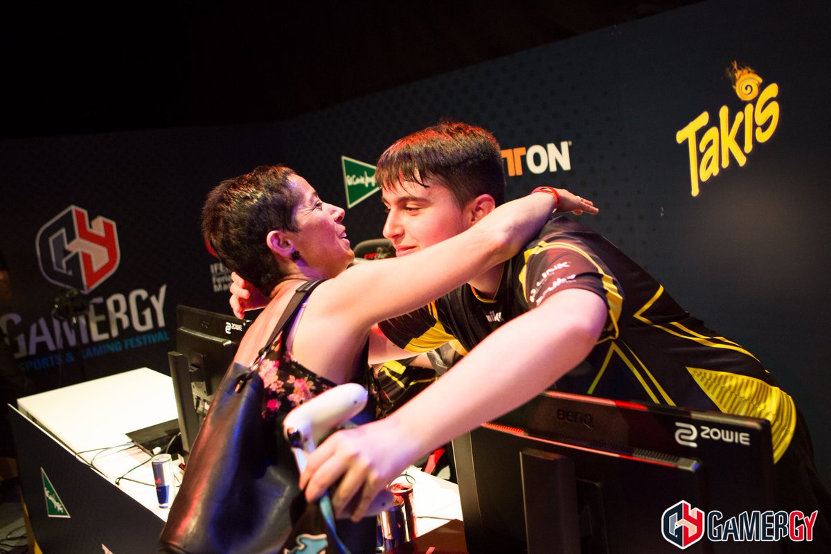 TeamHeretics's tweet photo. ¡Feliz día de la madre!

¡En especial a esas madres que te apoyan y te acompañan a todos los eventos siendo las mejores fans del mundo! https://t.co/ObgwDQzH6y