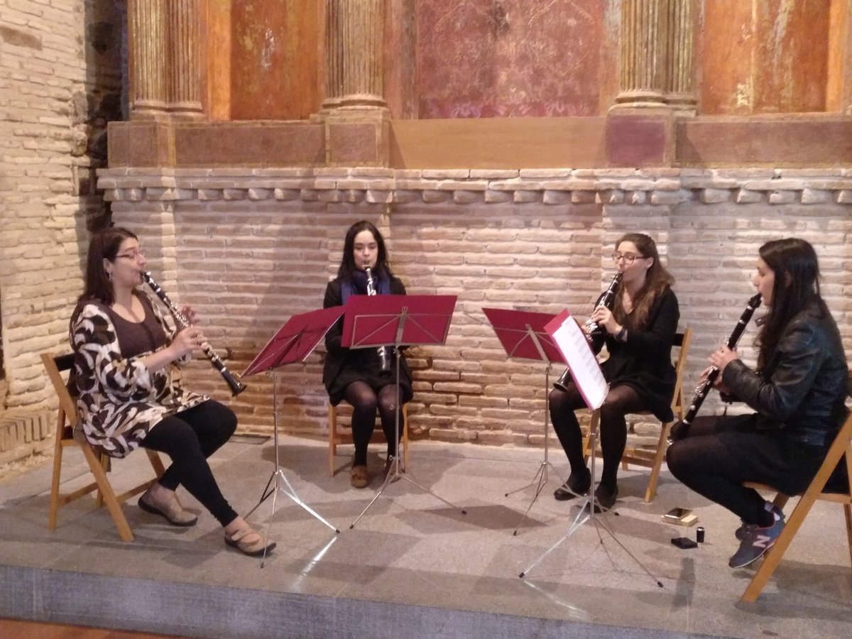 momentum_toledo's tweet photo. #JMYP #esperando al #público con los #clarinetes de @ceciliak622 @almu_clari @clarineteando_g o por su #nombre #artístico Caroline Schleicher @vajopal @ConsorcioToledo @toledocultura https://t.co/t8WP5RKCoU