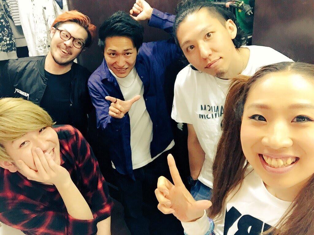 H_lca_H's tweet photo. #ライレギュ3
楽しかったです！
一緒にきてくれたはなちんまじで
ありがとう。笑
よーこちゃんもまいまいちゃんも
来てくれて、ほんとに嬉しかった！♡

改めてたっくん、けんじくん
ほんとにありがとう。
AILACHICの音楽がすきだし
文字じゃ言いきれないくらい
ありがとうがいっぱいです。 https://t.co/0JcNipqRjF