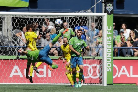 RMClubF's tweet image. Red Bulls Roll Past New York City F.C.