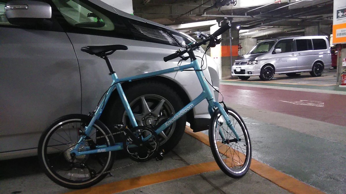 kurobuta001's tweet photo. 買ったのはゴーダブルーム
REAL20。
最初からNOVATECの
ホイル見たいですね。
車重も8,3kg
かなり軽いです。
見た目派手ですけどね〜
還暦バイクに
成りました〜♥
#ゴーダブルーム
#REAL20
#ミニベロ
#ニューバイク https://t.co/KGOr6OkfBR