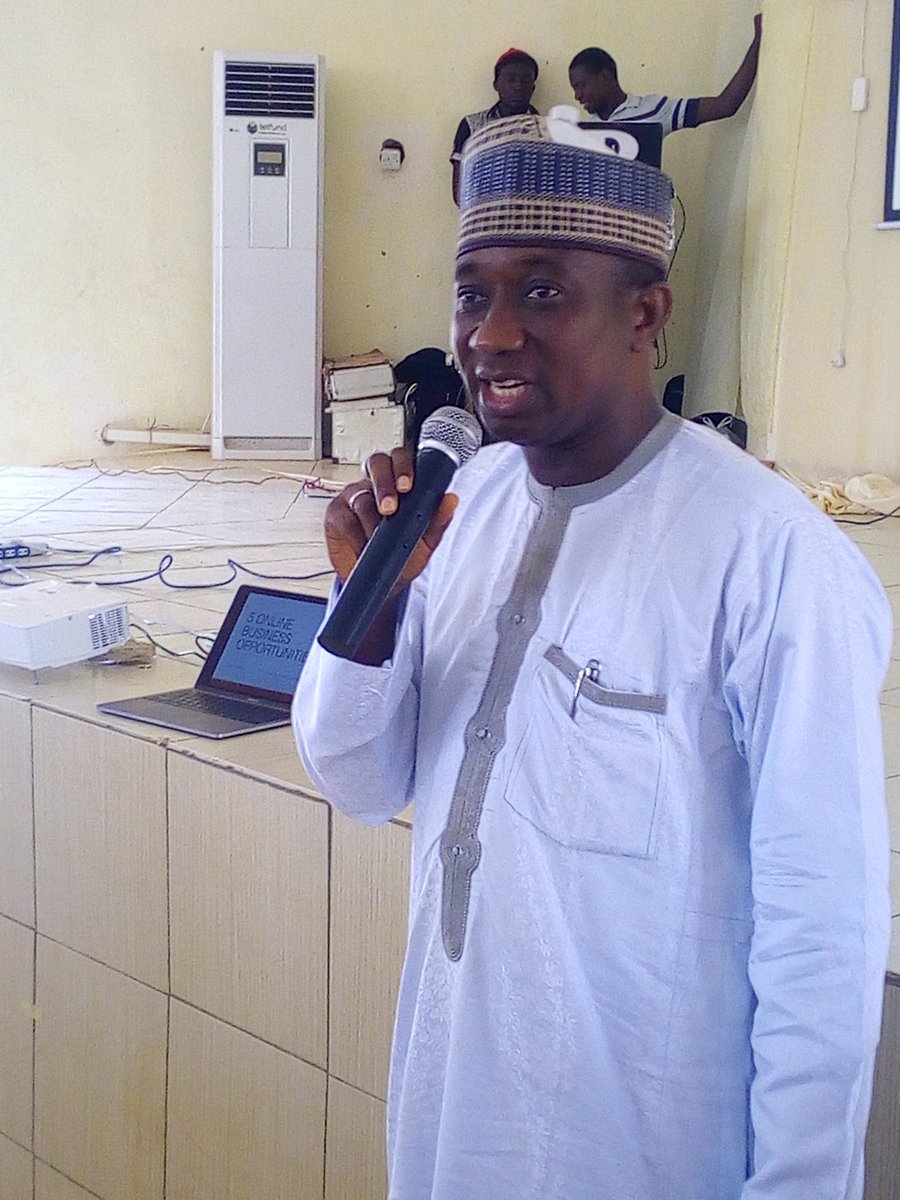 Bobbylv1's tweet photo. Chairman of #OurKebbiProject,  @ibromomo, giving the opening speech. #StartUpKebbi #Day2 https://t.co/I6A2zNdX3b