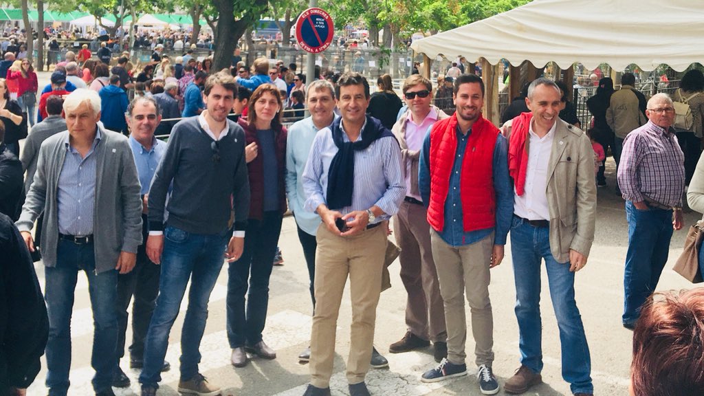 PP Balears (@ppbalears) on Twitter photo El president @CompanyBiel amb el <a href="/PPdeSineu/">Populars de Sineu</a> a la tradicional fira agrícola i ramadera sineuera, donant suport, un pic més, al producte i bestiar local #Fires #Tradicions #Balears El president @CompanyBiel amb el <a href="/PPdeSineu/">Populars de Sineu</a> a la tradicional fira agrícola i ramadera sineuera, donant suport, un pic més, al producte i bestiar local #Fires #Tradicions #Balears