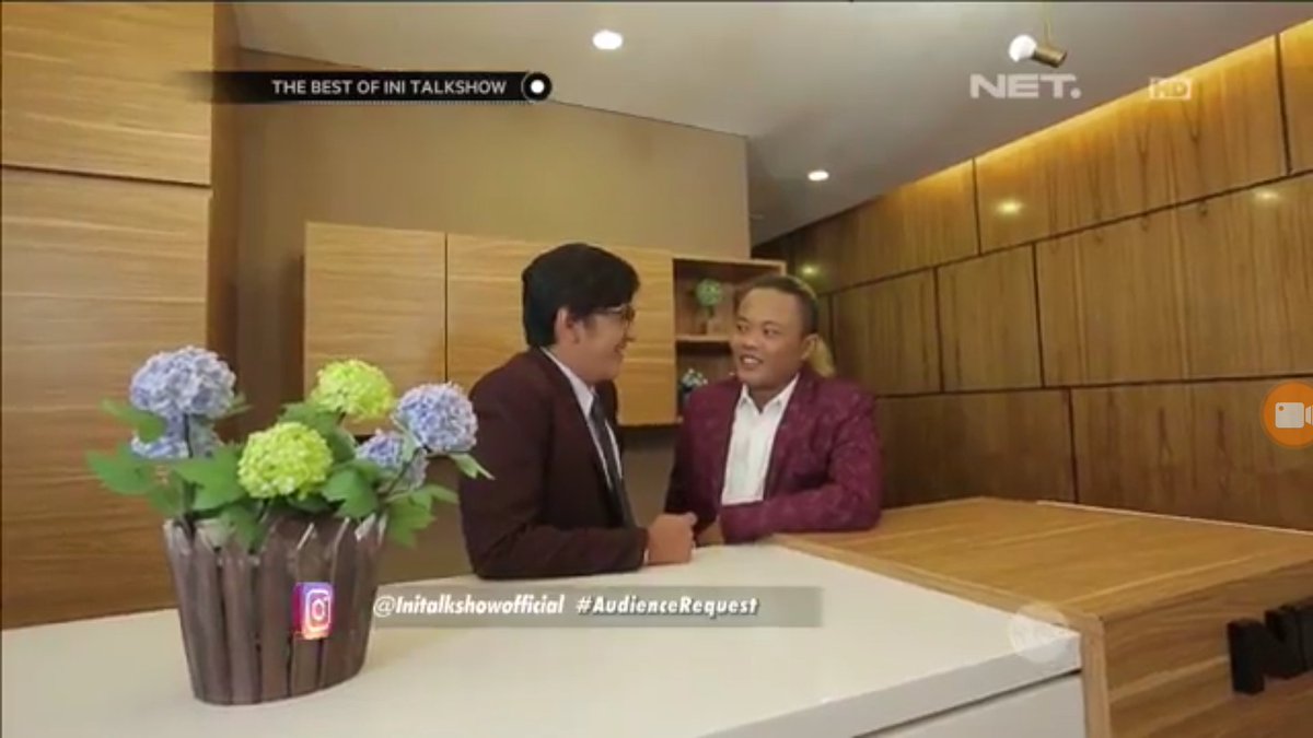 Sule_AndreFans's tweet photo. The best of @Ini_Talkshow dulu yuk sebelum nonton siaran ulang Indonesian Choice Awards NET 5.0 jam 7 malam 😎 @newsuleprikitiw @andretaulany74 
#thebest #of #initalkshow #sule #andretaulany #sulechannel #andretaulanychannel https://t.co/PUz2rxDmA8