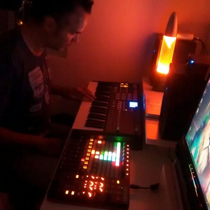 dupdmusic's tweet photo. This is awesome. 🎧 🎹🕹🔥
Project: DUPD. #music #bass #synth #sound #eletro #dj #djs #edmdance #shuffle #eletronic #deephouse #producer #mix #sample #edmworld #california #eletronicmusic #shuffle #nyc #edm #dance #groove #housemusic #dupd 👑 😉 https://t.co/Hi7Os46HR5 https://t.co/Sd9mXcXQGD