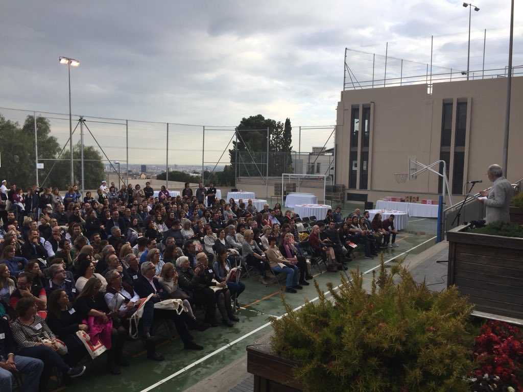 DSierraAmanos's tweet photo. Moltes gràcies exalumnes, antics mestres i mestres per fer possible una trobada fantàstica! @FCollserola @EscolaFMTE #FredericMistral50anys #AlumniFC https://t.co/9eUWXdGmdj