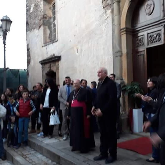 ComuneSanMauro's tweet photo. Ieri la Nostra Comunità ha accolto il suo nuovo #Vescovo Mons. Giuseppe Marciante. #Parrocchia #SanMauroCastelverde #Madonie https://t.co/QpyW1k2Qu0