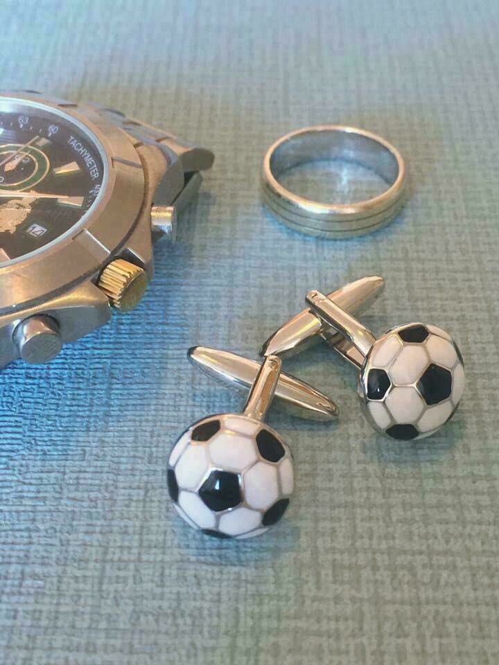 4littleletters's tweet photo. 🎉20% off today, 20% off today🎉
Something for the groom to be
Football cufflinks only £6.40 until tomorrow
These are normally £8 per set
Each set also comes in a classic black gift box

I have just 3 sets available &amp; p&amp;p is £2.99
#giftsforhim #groomtobe #football #wedding #htlmp https://t.co/dAYIGLNdXI