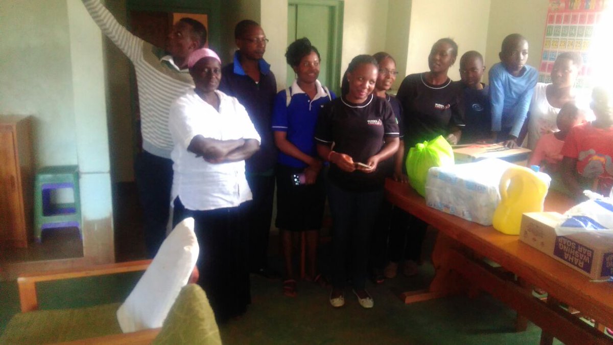 rodahdriss's tweet photo. #InternationalDayOfTheMidwife
In #taitataveta we stretched our services and gratitude to the needy
#grantonsamboja https://t.co/K99oDbXBfk