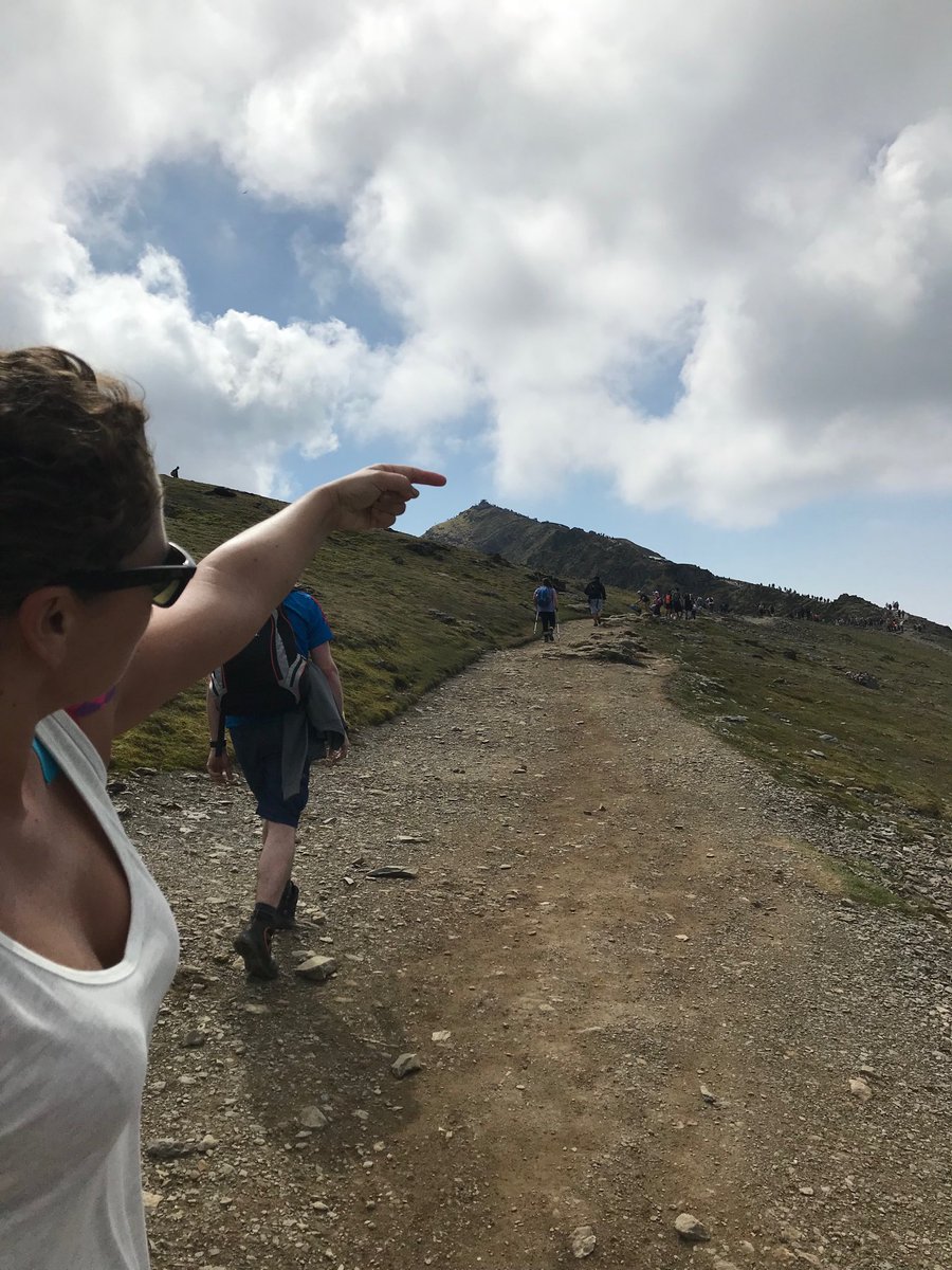iant_72's tweet image. #finalpush #summitInSite @cateringbm #SnowdonChallenge @LittleTroopers_