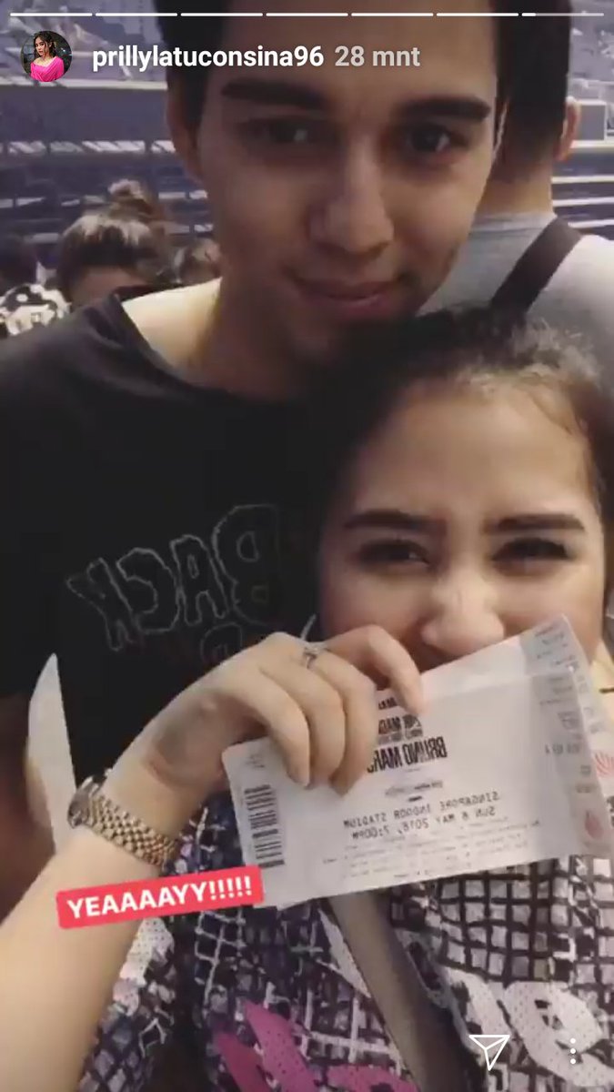 Afie1526's tweet photo. Have fun sayang2 ku.. 😘😘 #24kmagicworldtourbrunomars https://t.co/TVKF7GTMcJ