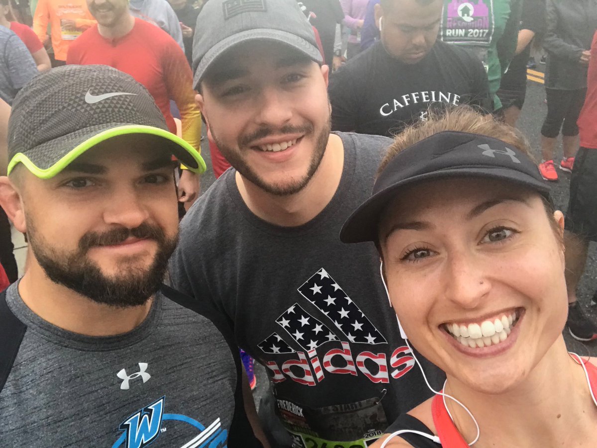 tiffanymalagari's tweet photo. 5 year anniversary of #frederickhalf running with my homies https://t.co/szuBdjiyAo