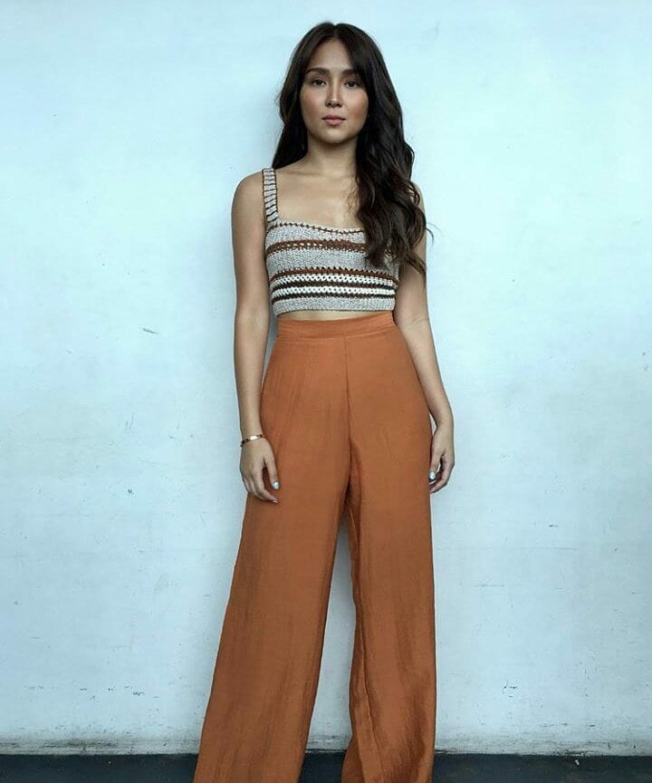 _knfooord's tweet photo. She's so beautiful π Kathryn's outfit at Asap π
#djpshawarmashackforever #kathforpondsskinperfector #kathperfectforponds https://t.co/27fxULOBAX