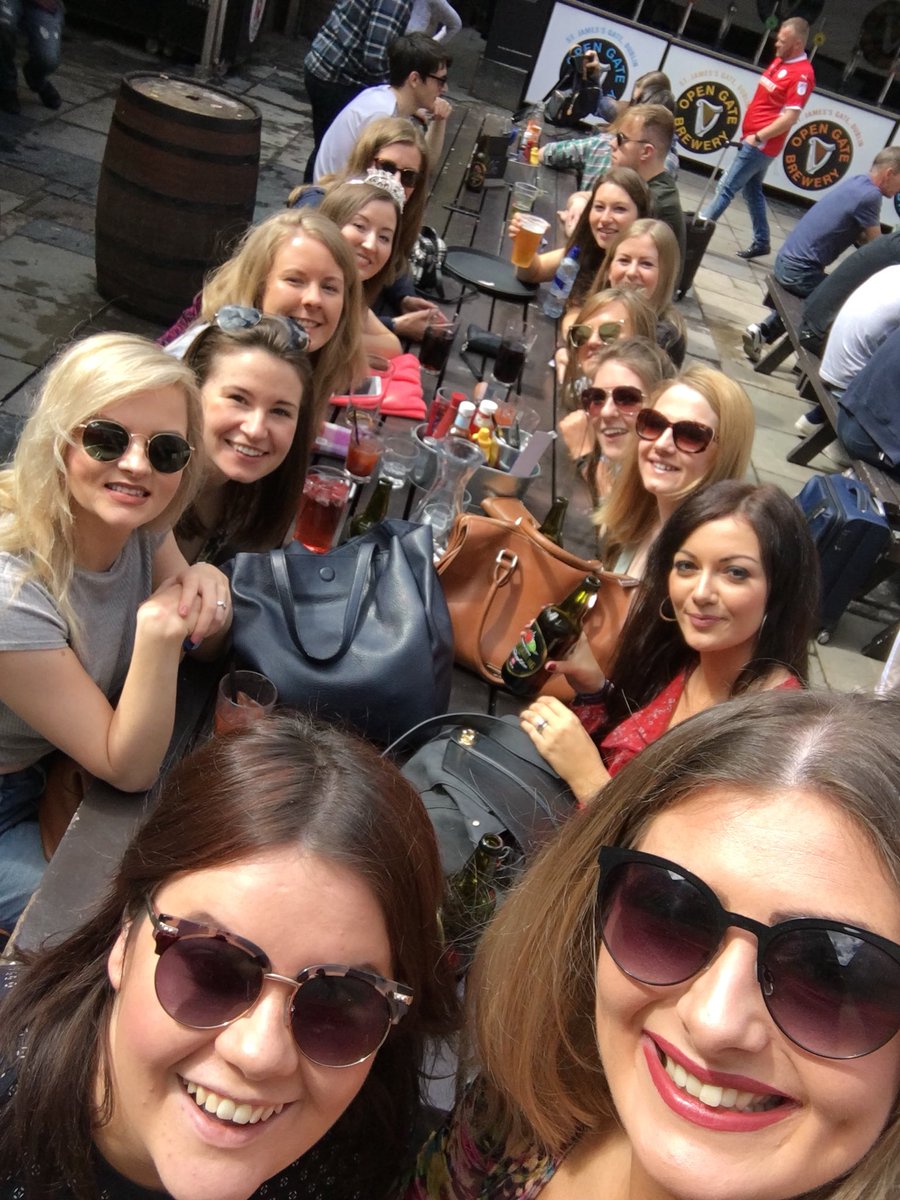 EilidhDay's tweet photo. Hayley’s Hen 🐔🍾🥂 #OTSFoodFest https://t.co/v1XktkloC4