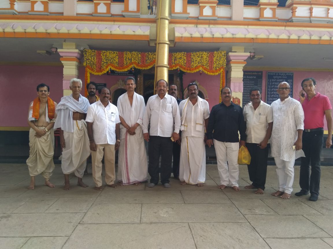 lalajirmendon's tweet photo. 👆*ಕಾಪು ವಿಧಾನಸಭಾ ಕ್ಷೇತ್ರದ ಬಿಜೆಪಿ ಅಭ್ಯರ್ಥಿ ಲಾಲಾಜಿ ಆರ್ ಮೆಂಡನ್  ಅವರು  ಸಾಂತೂರು ಸುಬ್ರಹ್ಮಣ್ಯ ದೇವಸ್ಥಾನದಲ್ಲಿ  ಮುಂಬೈ ಬೋರಿವಲಿ ಮಾನ್ಯ ಸಂಸದರಾದ ಗೋಪಾಲ ಶೆಟ್ಟಿ ಅವರ ಜೊತೆ ಪ್ರಾರ್ಥನೆ ಸಲ್ಲಿಸಿದರು.* https://t.co/qFVkQXAIBa