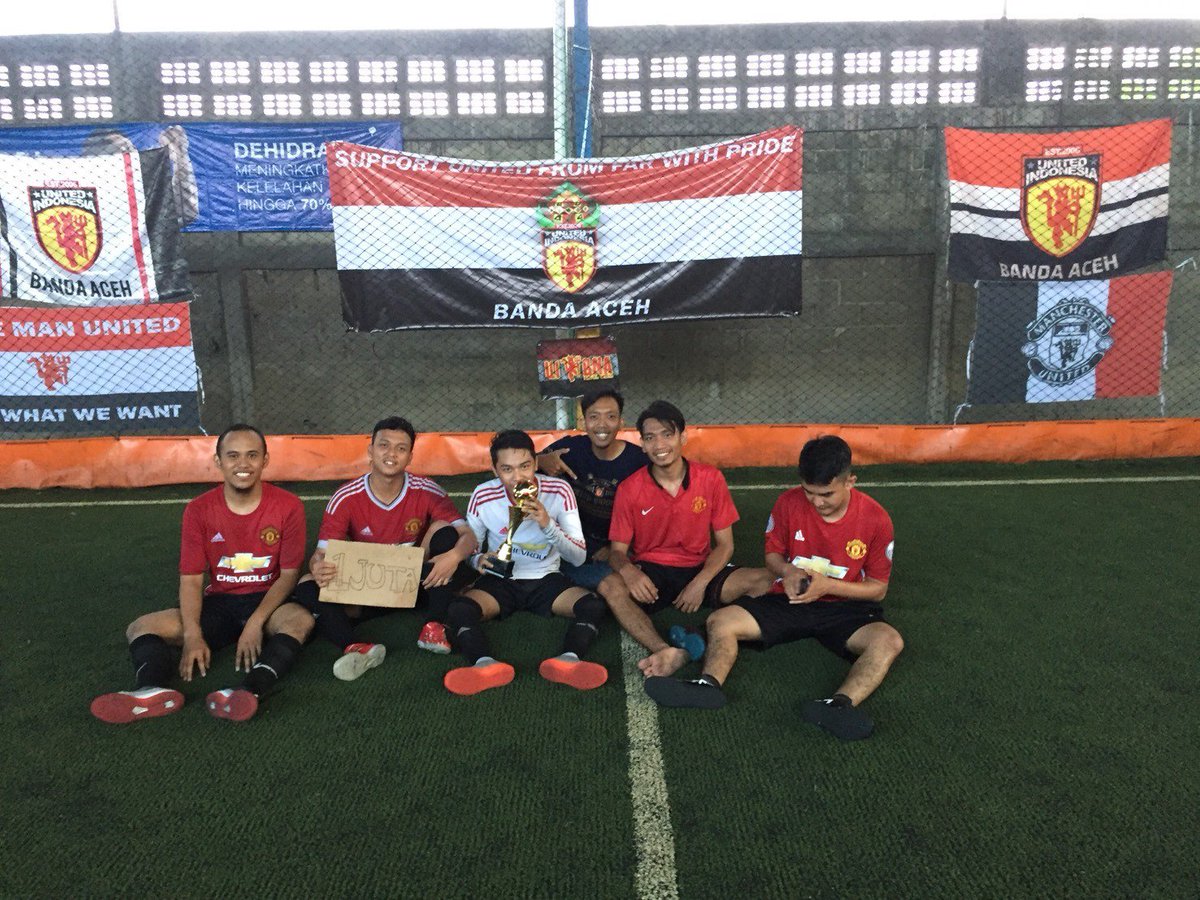 UtdIndonesiaBNA's tweet photo. Futsal Internal UIBNA @UtdIndonesia #unitedtogether #uibna #our7ourney https://t.co/JlKLbM9WCq
