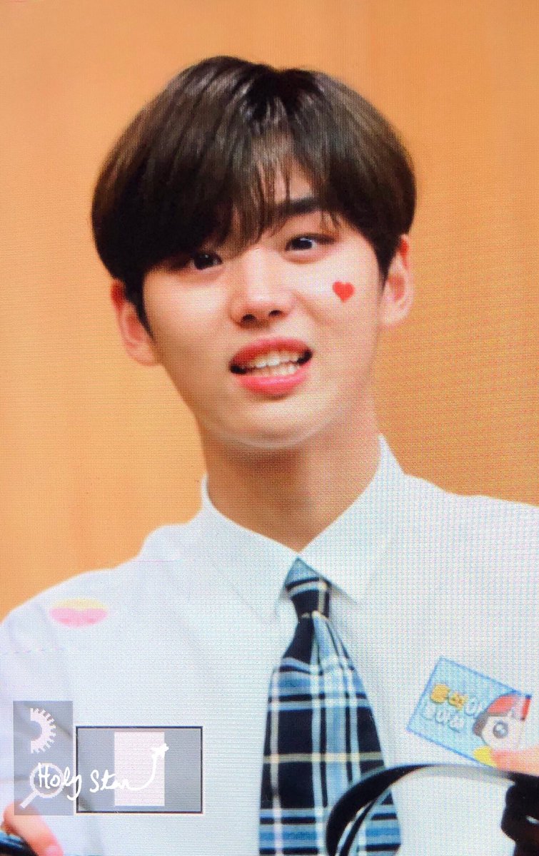HolyStar0417's tweet photo. 180506 용산팬싸

#홍석 #양홍석 #HONGSEOK #ホンソク #펜타곤 #PENTAGON @CUBE_PTG https://t.co/cVUPmpcERD