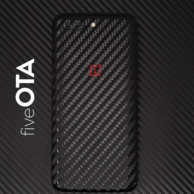 fiveota's tweet photo. Carbon fibre black is the new black.
#fiveota #skins #skinyourdevice #mobileskins #teamskins #skinstagram #skinstagrammar #mobileskins #oneplus #oneplus3t #premiumskins #apple #college #trendy #funky #class #classic #coversareshit#carbon #carbondibre #ca… https://t.co/1pGwgO6Ggu https://t.co/4Zv5KGjKXw
