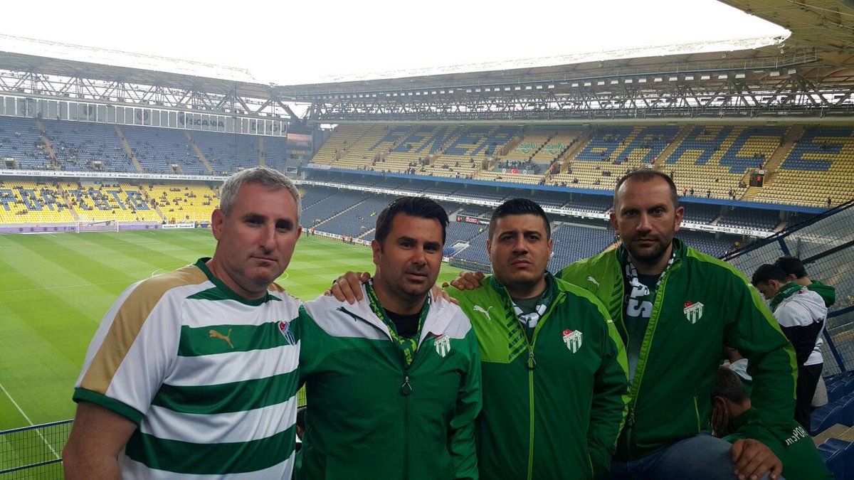 NottinghamBursa's tweet photo. Sevdamıza kimse engel olamaz 💚🐊#bursa #bursaspor https://t.co/GZB3VMsd1E