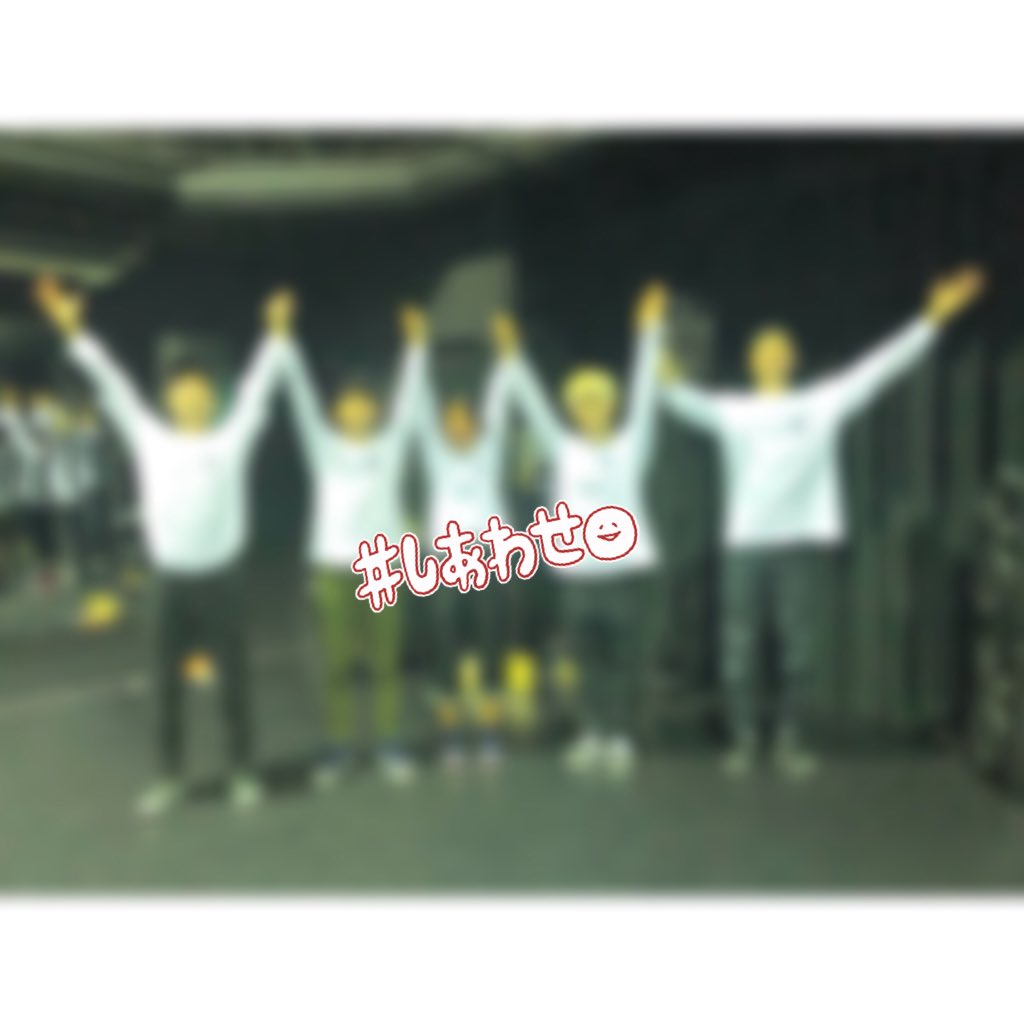 sky_ainaaa's tweet photo. BFQ WORK SHOP TOUR -2018-

1人だし初めてだし不安でしかなかったけど1人の方と仲良くなることが出来ました😊
ダンスは全然上手く踊れなかったけど近くに来て丁寧に教えて下さったおかげで大体は踊ることが出来たし、何よりも楽しく踊れた。本当に楽しかった！

ありがとうございました✨

#BFQWS18 https://t.co/kYlZltLIvZ