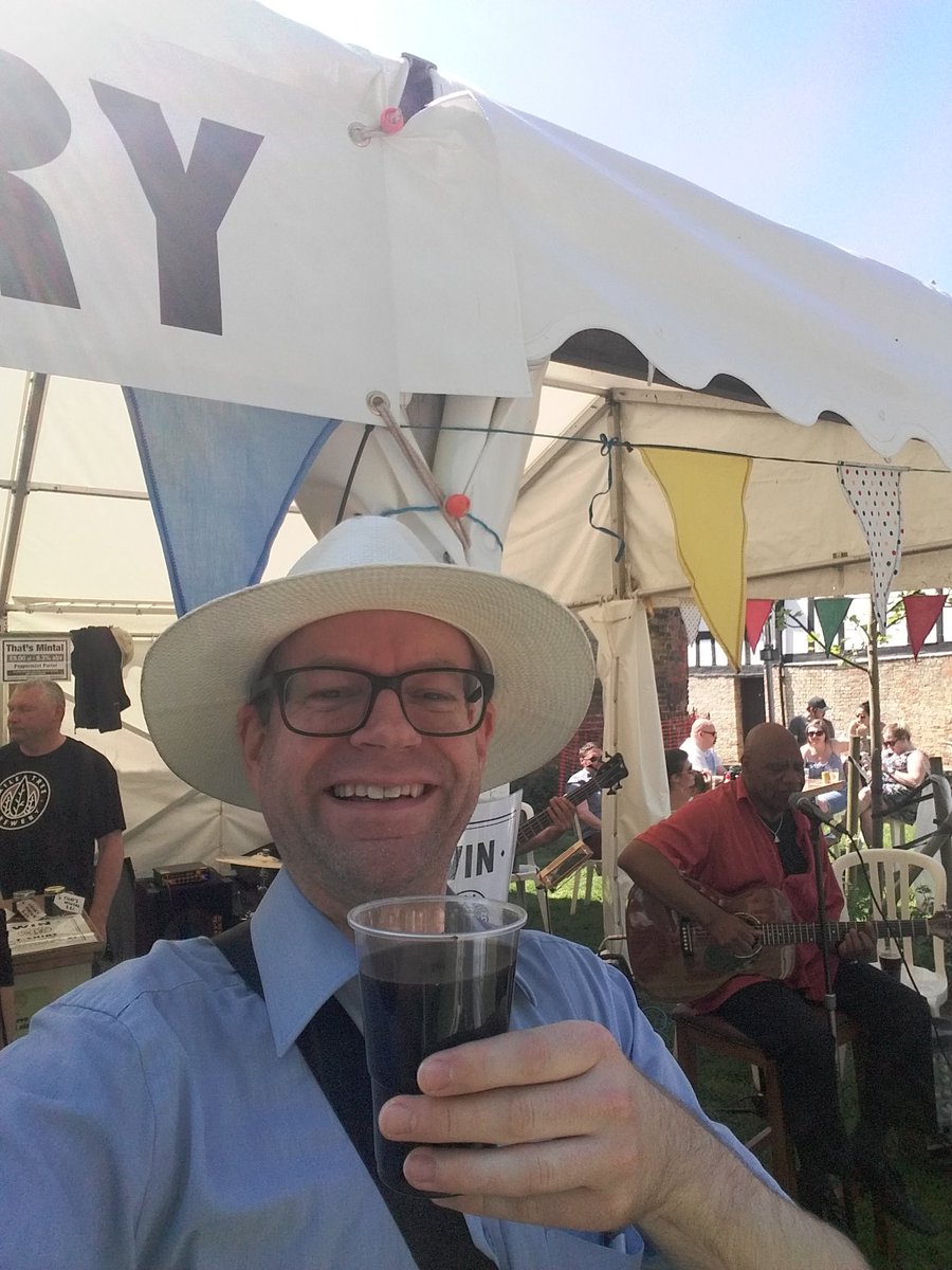 FlatCapFenMan's tweet photo. Always a pleasure to stumble across the ever excellent @freddiehall1 but to have @mile_tree That's Mintal in my hand and a piece of cake from @Georges_Bakery for later just tips this moment into perfection. https://t.co/FUIFPiwCEL