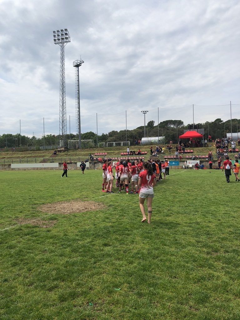 geieg1919's tweet photo. 🕰Final
👉 El Salvador a la final
📊 GEiEG 5 - @chamirugbyfem 10
#dhbfem https://t.co/yt6Q5OgsFL