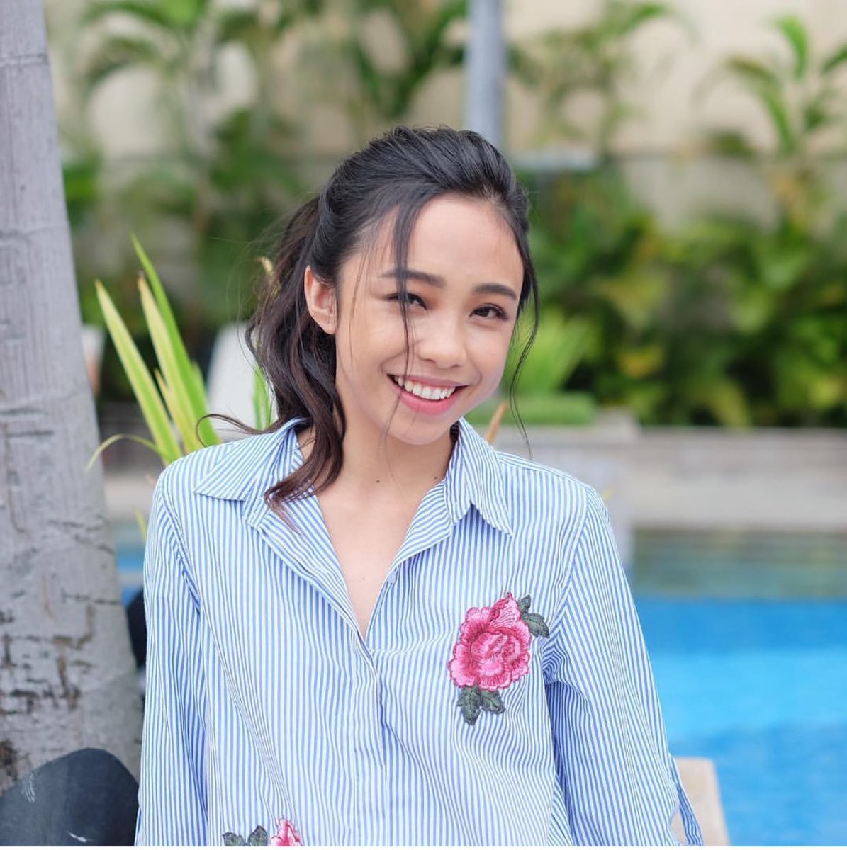 winterhunterx's tweet photo. Happy Birthday May!🎈🎂 @maymayentrata07 
You deserve all the blessings you receive right now &amp; hoping more to come! I'm always proud of you both!😉
Keep smiling always our Wacky Go Lucky ng CDO. I really miss you both @Barber_Edward_ 😍
See you soonest!🙏 https://t.co/pFqkPeU0Q8