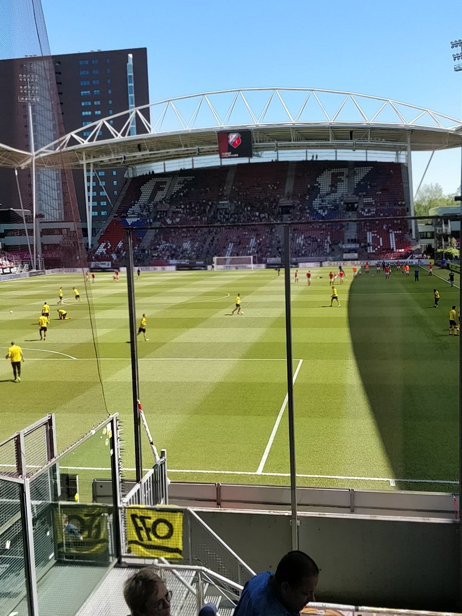 vvvvenlo1990's tweet photo. Aanwezig in @fcutrecht #fcuVVv https://t.co/dAmDLX7N0J