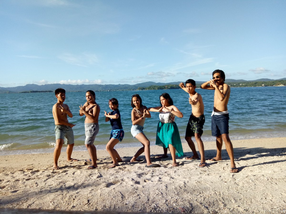 Gayleepot's tweet photo. Day 2, Night 2: Borawan Island 🌊 https://t.co/P4ShAdbbsL