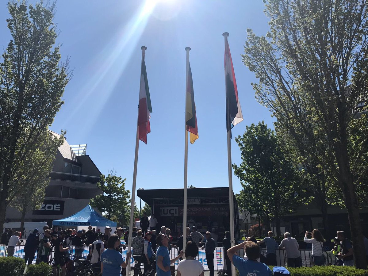 arnoudnijhuis's tweet image. BAM BAM BAM 2de op de wegwedstrijd tijdens de world cup in Oostende (België). 1 centimeter te kort voor plek 1. Maar super blij met dit resultaat😊💪🏻💪🏻💪🏻🥈🥈