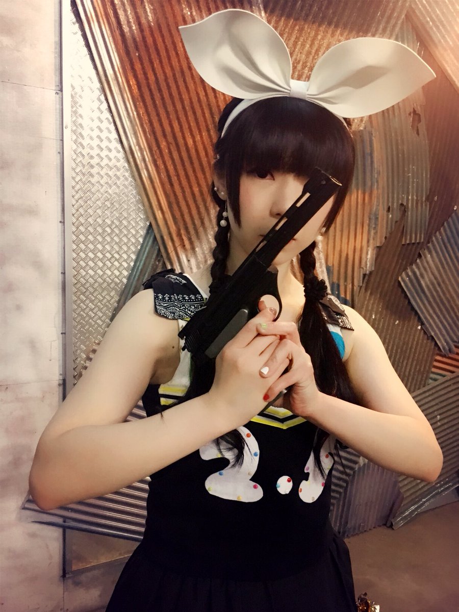 目が据わってる