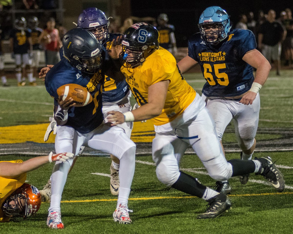 Photo gallery of last night's Bucks-Mont Lions Club all-star 🏈  game, courtesy of JS Garber. Bucks topped Montco, 20-13. jsgarber.zenfolio.com/p995172470 <a href="/NeshaminySkins/">Neshaminy Football</a> <a href="/pennsburyfb/">Pennsbury Football</a> <a href="/CBEastFootball/">Central Bucks EAST Football</a> <a href="/CBSouthFootball/">CB South Football</a> <a href="/nhs_lionsFB/">New Hope-Solebury Football</a> @UMHSBEARS <a href="/crnorthfootball/">Roll Tribe</a> <a href="/CBWestFootball/">CB West Football</a> <a href="/PhilandrewsNSR/">Phil Andrews </a>