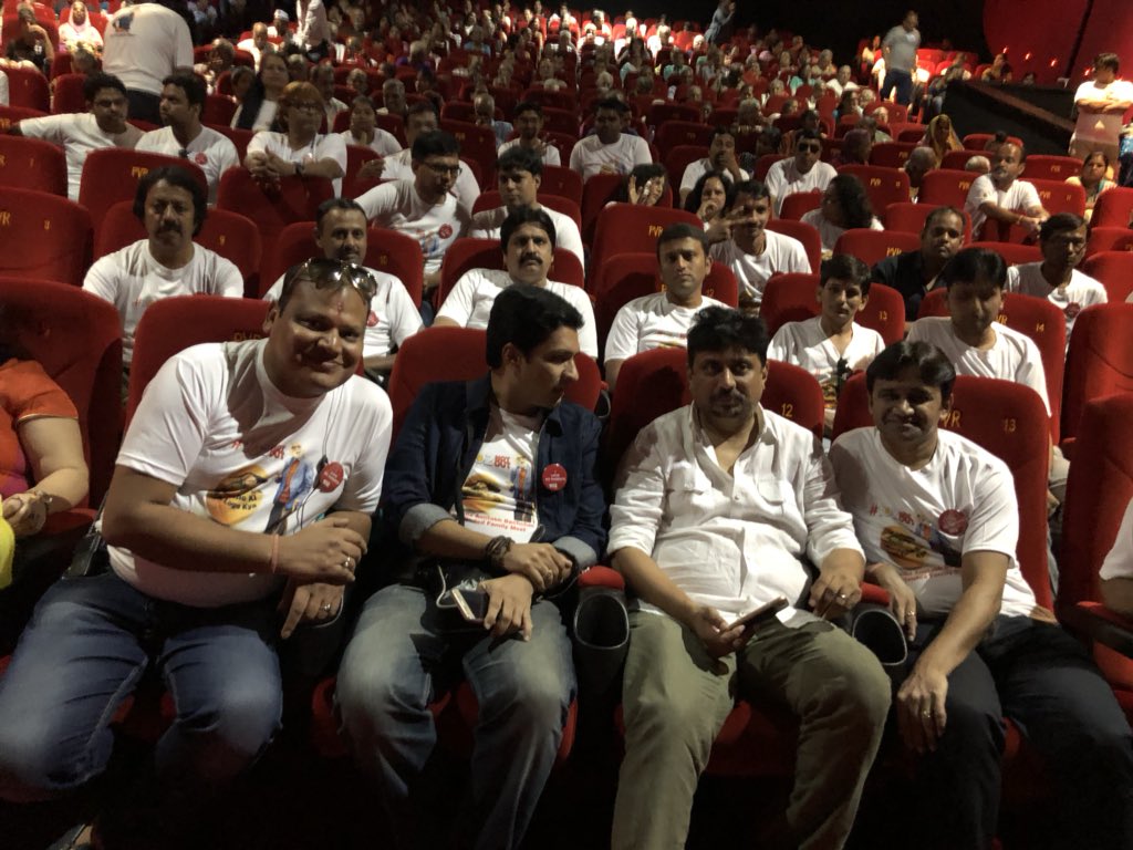 premdiplahoti's tweet photo. #AllIndiaABEFMeet BADUMBAAAA
#MomentNotOut watching #102NotOut @SrBachchan Sir @chintskap sir @umeshkshukla sir @JimitTrivedi06 @SonyPicsIndia @DIVYASOLGAMA @ganeshlahoti @sureshjumani @ArthVaishnav @zafarkeymaker @ashokmistry4545 @prashantkawadia https://t.co/GACoZHUZZa