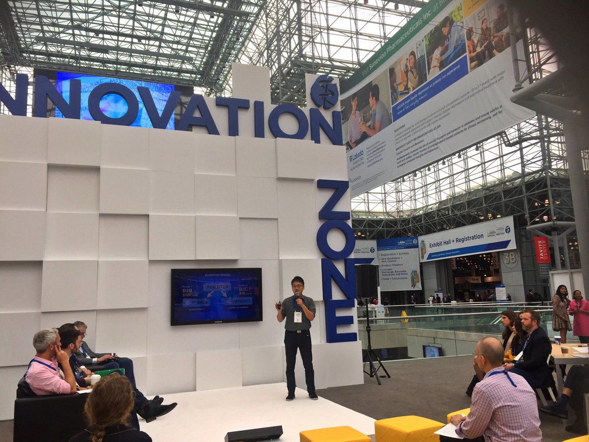 StanfordBrAIns's tweet image. Fangwei Lee presents @RealiteerVR: a virtual reality based tool for management of chronic pain and mental illness at #PIL2018 #mentalhealth #innovation