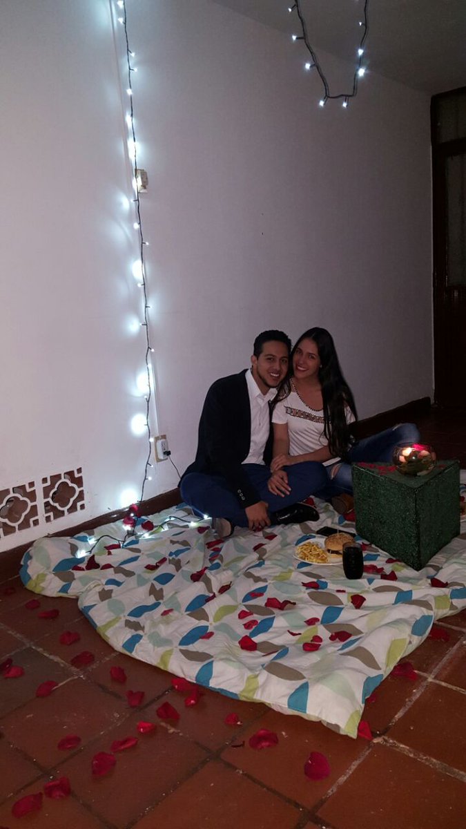 AndreaBolivar28's tweet photo. Me llenas de amor y felicidadππ€©β¨5β£ Teβ€οΈ
#Lasnight https://t.co/0eDjDNN40u