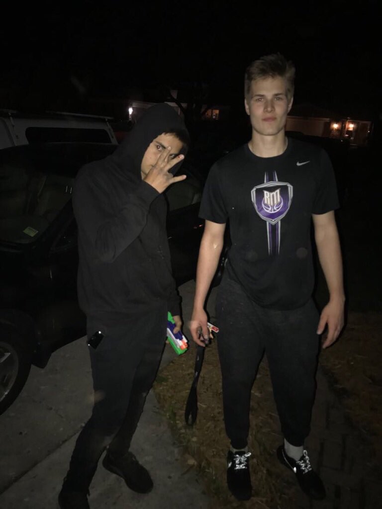 snrassassin18's tweet photo. Kris Papa took out Max Sobkowicz at 11:34 Pm https://t.co/1mYULEzBVg