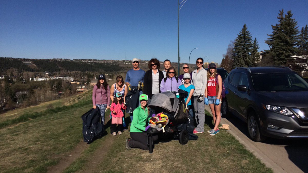 haley_nicoll's tweet photo. Another beautiful day for the annual river pathway cleanup @CalgaryParks #yyccleans Uniglobe One Travel Team https://t.co/XcvHYU6LwB