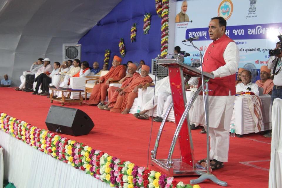 vijayrupanibjp's tweet image. Kutch is a semi-arid district known for its water scarcity, erratic and variable rainfall conditions where it is imperative to adopt various methods for the conservation of water. Pleased  to witness water conservation initiatives at Mochirai in Kutch district.