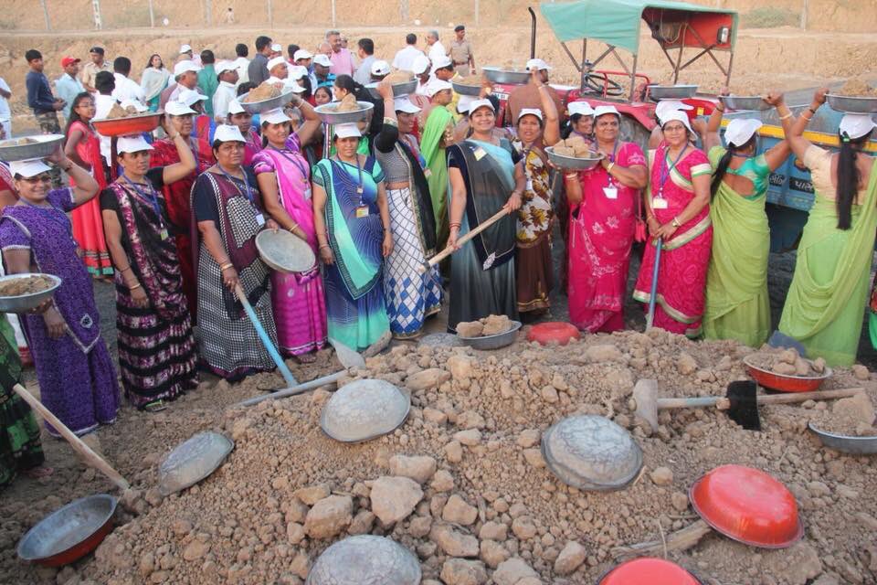 vijayrupanibjp's tweet image. Kutch is a semi-arid district known for its water scarcity, erratic and variable rainfall conditions where it is imperative to adopt various methods for the conservation of water. Pleased  to witness water conservation initiatives at Mochirai in Kutch district.