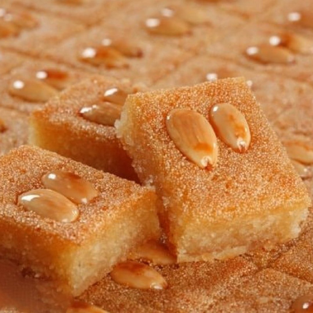 MeetArabia's tweet photo. Have you ever tried this delicious Arab dessert called Basbousa? Find the full recipe here https://t.co/zaKE0hUM37
For more Middle Eastern recipes follow us on Pinterest at meetarabia! #recipe #food #dessert #honey #culture #meetarabia https://t.co/FzLt2VNV6m