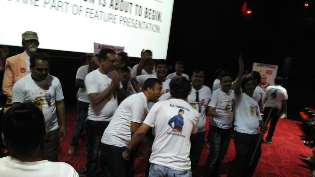 ashokmistry4545's tweet photo. Watching #102NotOut with 150 Senior Citizens & 102 EF (Amitabh Bachchan fans from all over the globe)
#AllIndiaABEFMeet BADUMBAAAA
#MomentNotOut @SrBachchan Sir @umeshkshukla @JimitTrivedi06 @SonyPicsIndia @DIVYASOLGAMA @ganeshlahoti @premdiplahoti @ArthVaishnav @zafarkeymaker https://t.co/w5HxlgqnR1