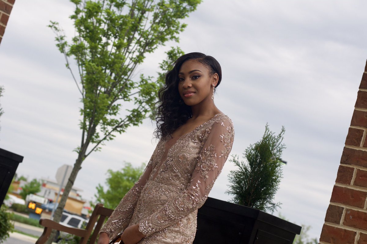 amyia__'s tweet photo. Prom 2k18!✨ https://t.co/JCwkgsJoy2