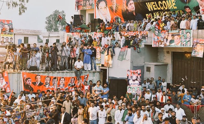 AbdulHameedMug2's tweet photo. Great Enthusiasm In PPP Membership Camp At Lahore.
Chairman @BBhuttoZardari ‘s Focus On Central Punjab Will Surely Prove To Be Fruitful In Upcoming Elections.
Proud To Be Part Of PPP &amp; Young Chairman Bilawal Bhutto.
#Nation_Stands_With_Bilawal 
@BakhtawarBZ @AseefaBZ @Majid_Agha https://t.co/W6yH4uOxgm