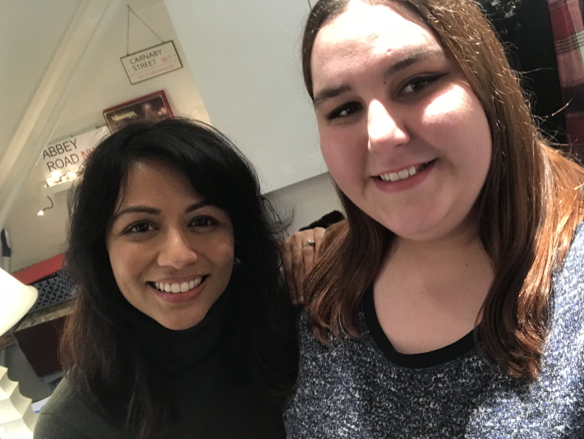 amanda_troisi's tweet photo. It's Sunday!!! Not only has it been exactly one year since I met the lovely @KarenDavid at #OUATTOR but it's also her episode of @NBCTimeless 😍 I am so proud of you and I can't wait to see your episode tonight Karen! Love you so much! p.s. 26 days until I see you in Orlando! 😍 https://t.co/bCfayHmkmb