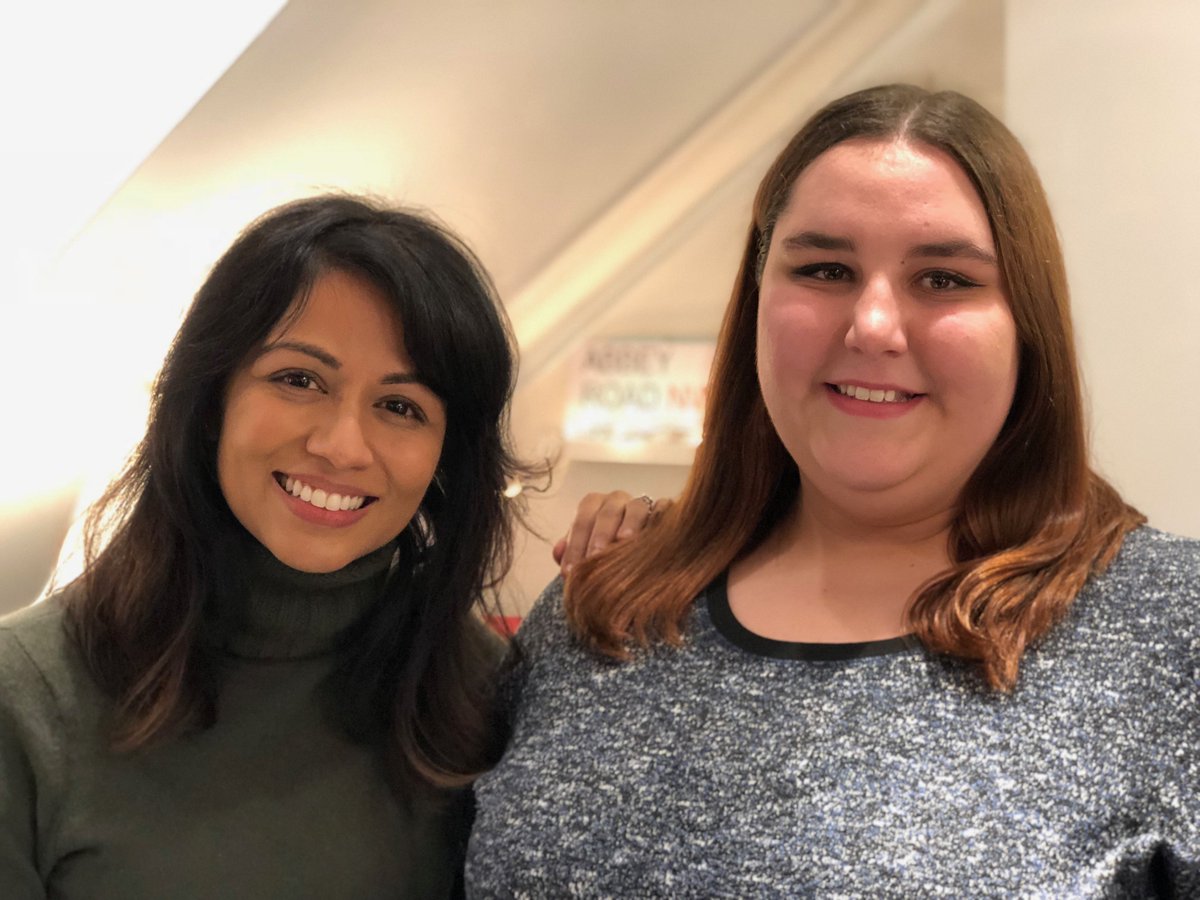 amanda_troisi's tweet photo. It's Sunday!!! Not only has it been exactly one year since I met the lovely @KarenDavid at #OUATTOR but it's also her episode of @NBCTimeless 😍 I am so proud of you and I can't wait to see your episode tonight Karen! Love you so much! p.s. 26 days until I see you in Orlando! 😍 https://t.co/bCfayHmkmb