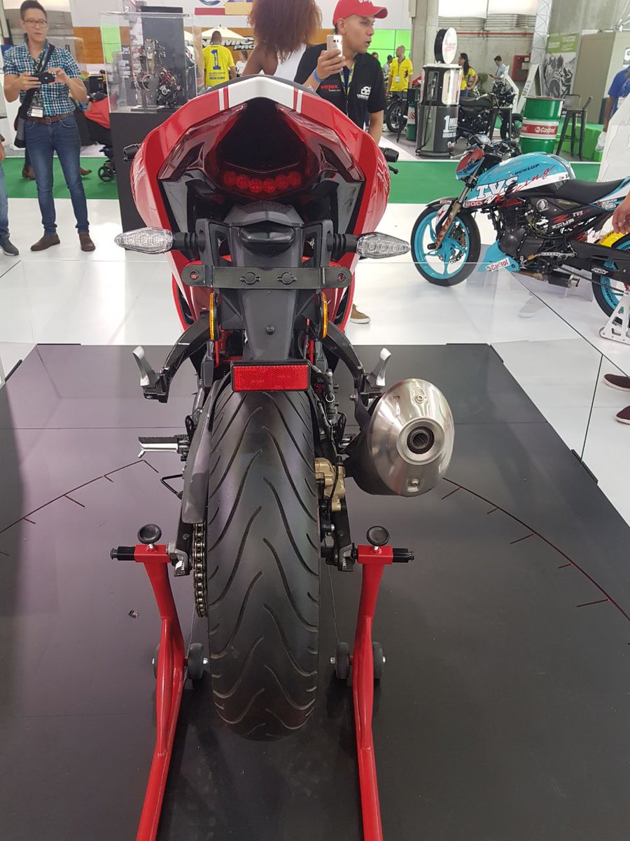 Bsa_oficial2017's tweet photo. POR FIN PRESENTADA EN COLOMBIA #MEDELLIN EXELENTE MAQUINA...

#Feria2Ruedas 
#RTR310 
#APACHE310 
#TVS
#bsa_oficial
@TVSCOLOMBIA 
@TVSApacheID 
@TVSMotos https://t.co/ZQ2yApK4Cj