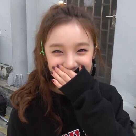 HanaTheOnly1's tweet photo. 「 YuQi ((G)I-DLE) ICONS 」*。

— My edit
— RT / FAV if you use https://t.co/wTearziffp